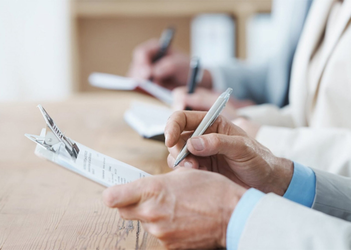 Lắng nghe và hiểu rõ mong muốn của khách hàng là bước đầu của việc thiết kế website